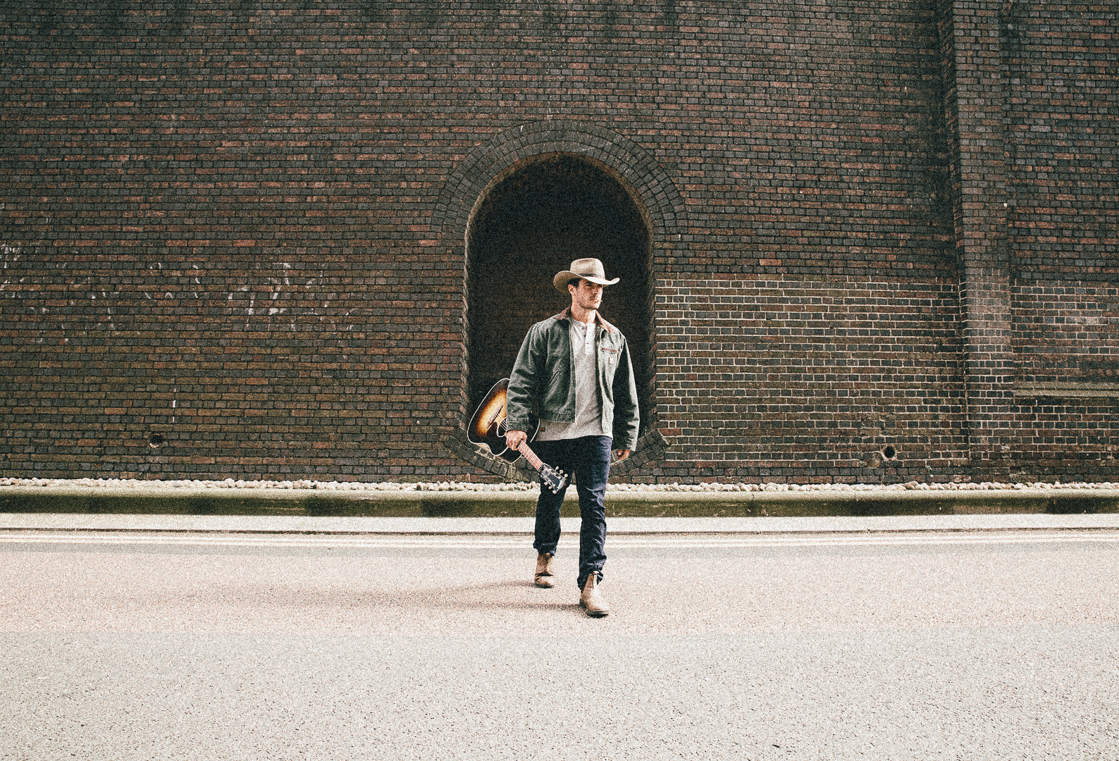 Chris Erasmus Reflects on Nostalgia and Change in Emotional New Track “Never Planned”