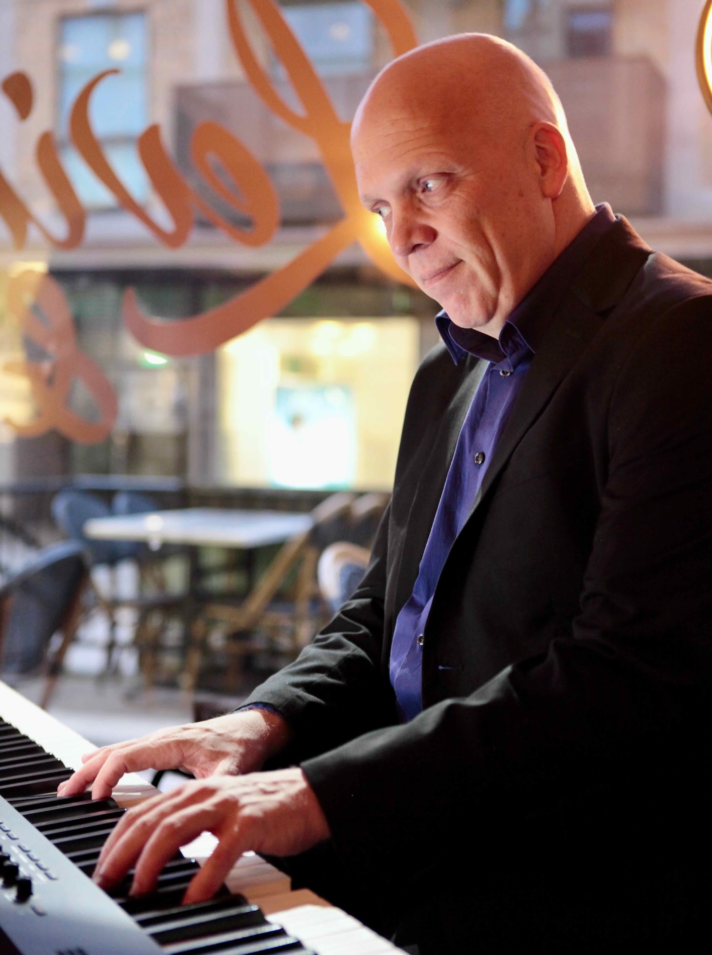 Mats Skimmelå Brings Modern Jazz Energy to “Fenway”